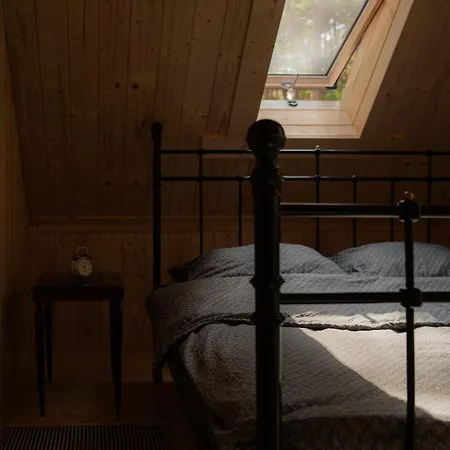 Nad Bugiem Lesny 아파트 *